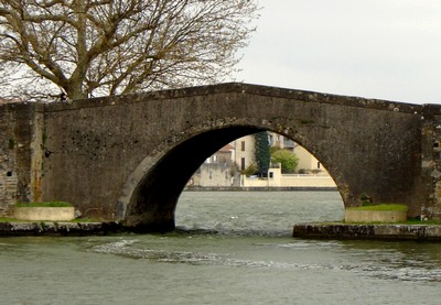 pont_nu_castel-2.jpg